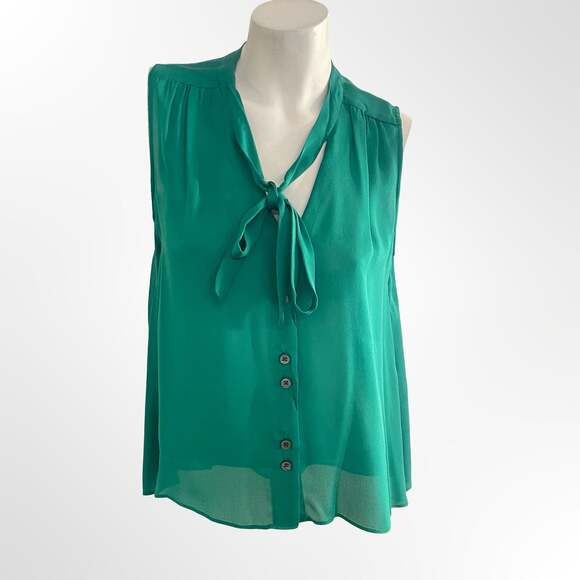 Elizabeth and James Tops - Elizabeth And James Size S 100% Silk Blouse Sleeveless Front Tie Lightweight